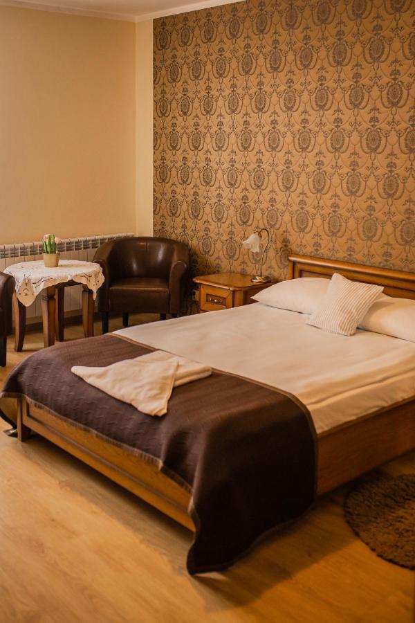 Hotel Przedzamcze Dzialdowo Kültér fotó