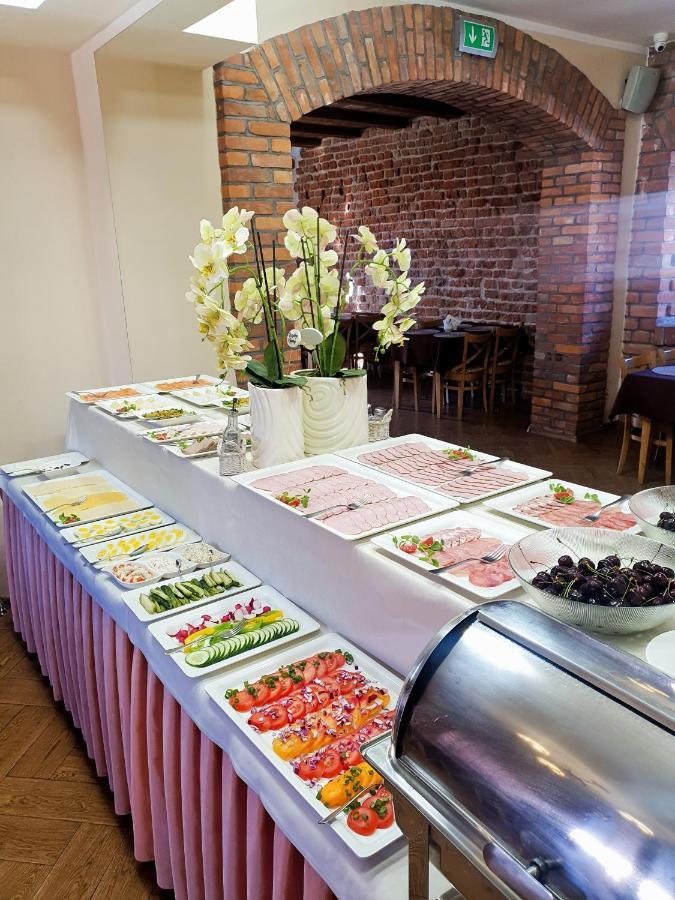 Hotel Przedzamcze Dzialdowo Kültér fotó